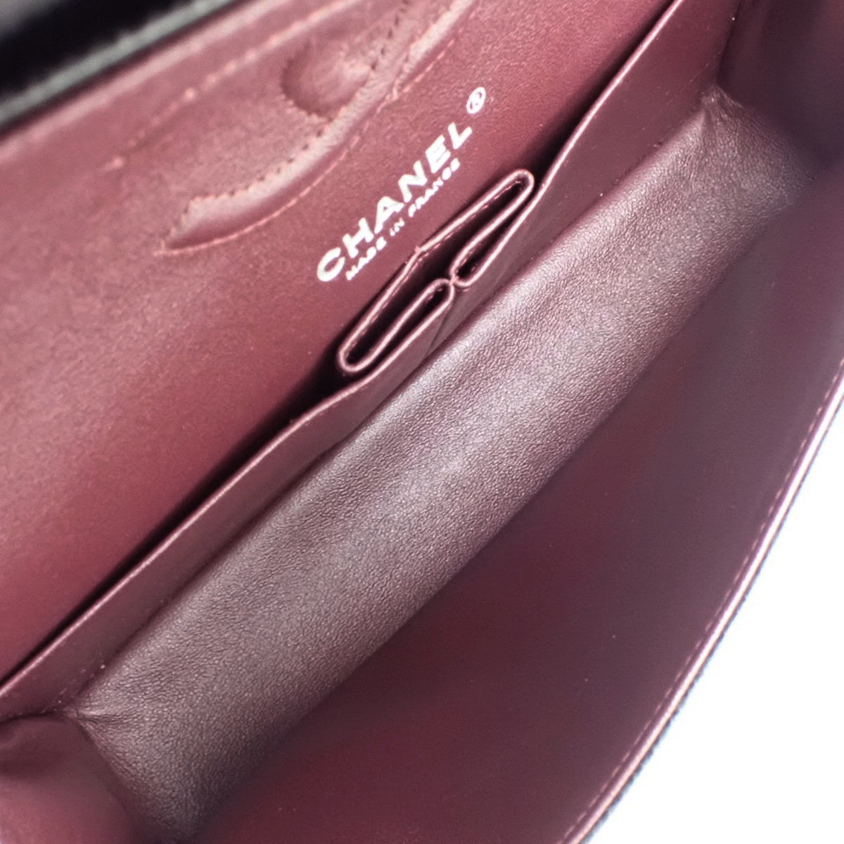 Matelasse Coco Mark W Flap 25 Chain Shoulder Bag, Caviar Skin, Black