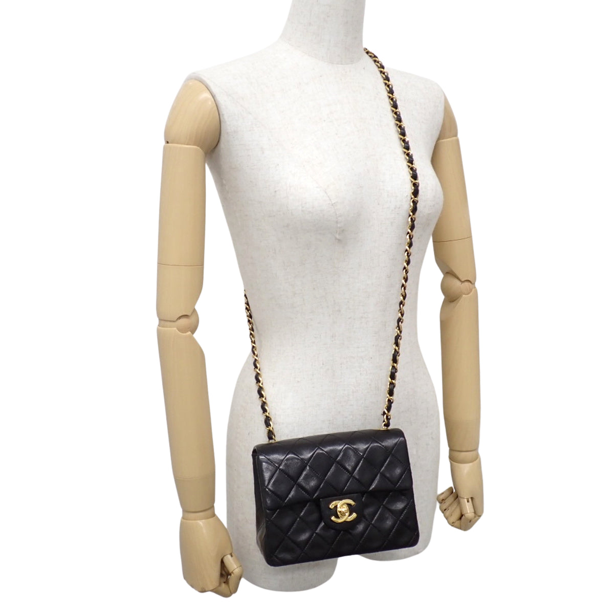 Matelasse Coco Mark Chain Shoulder Bag in Black Lambskin A01115