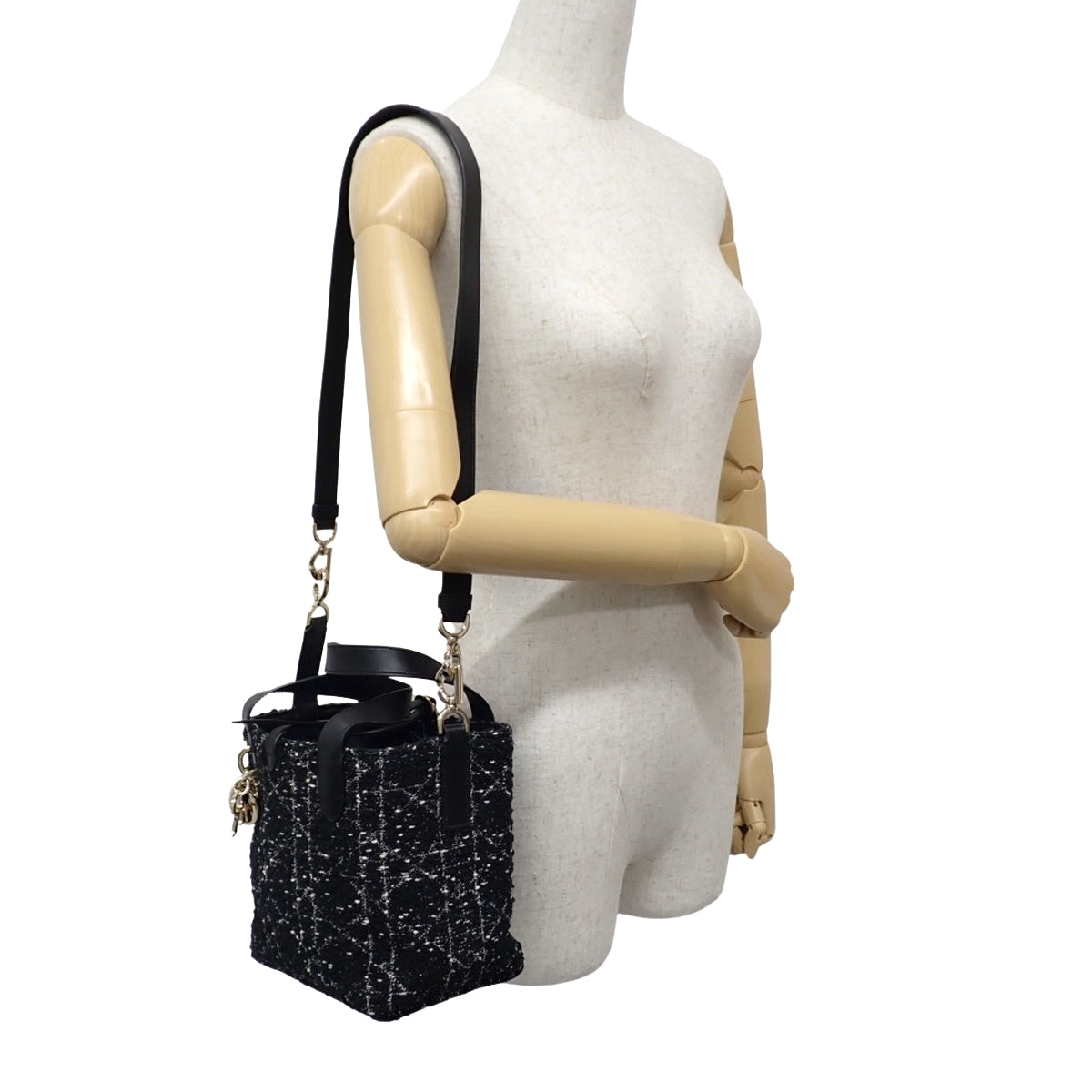 Cannage Toujours 竖款手提包,小号,斜纹软呢和皮革,黑色