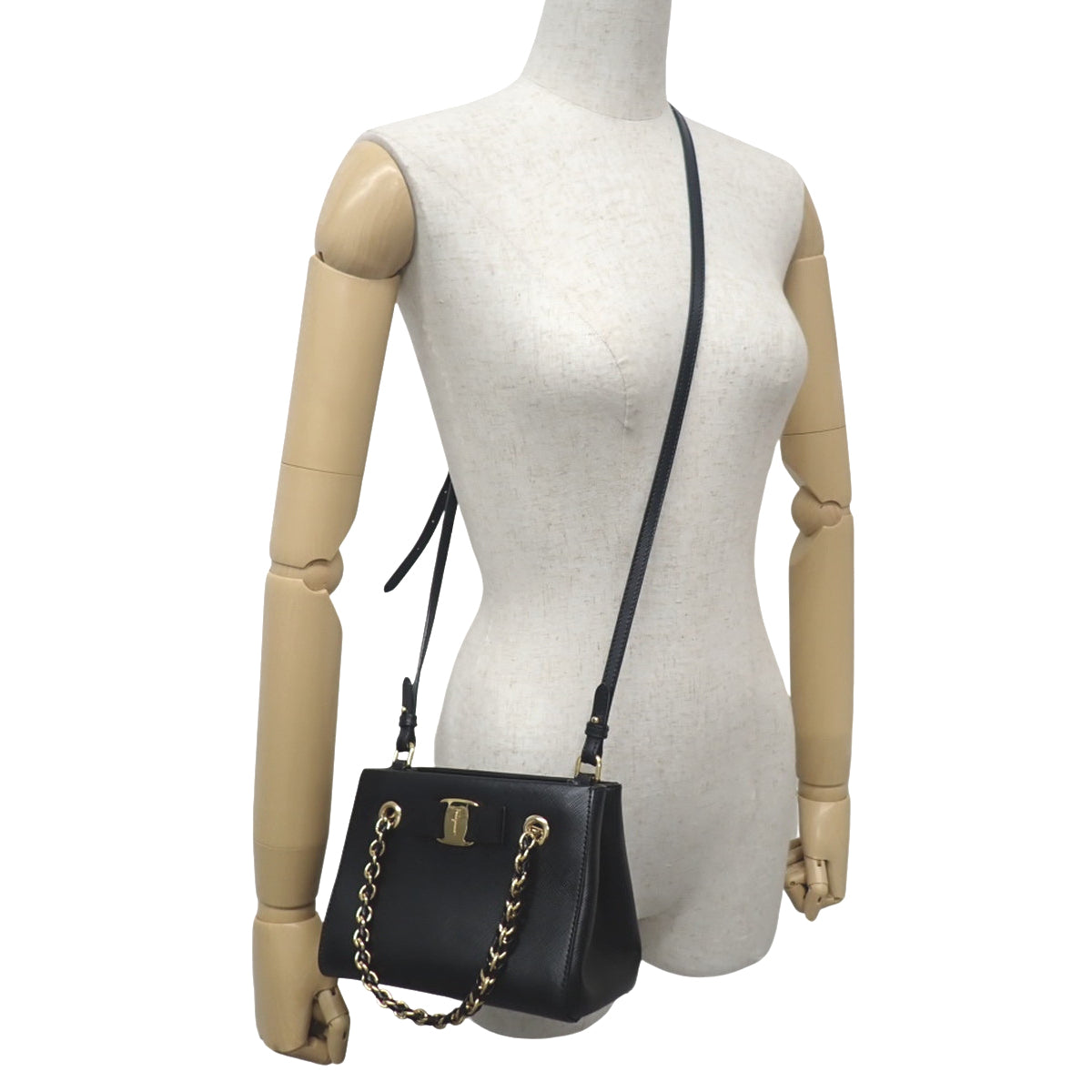 ヴァラリボン 2WAYチェーンバッグ レザー ブラック