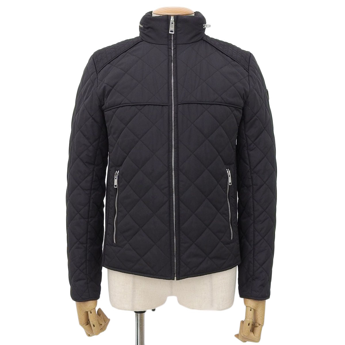 2021款连帽绗缝尼龙夹克,46码