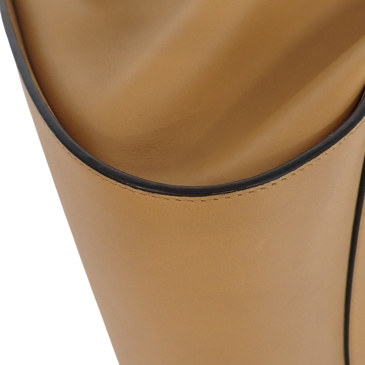 ハンモック ドローストリング ミディアム レザー キャメル 329.77.V06