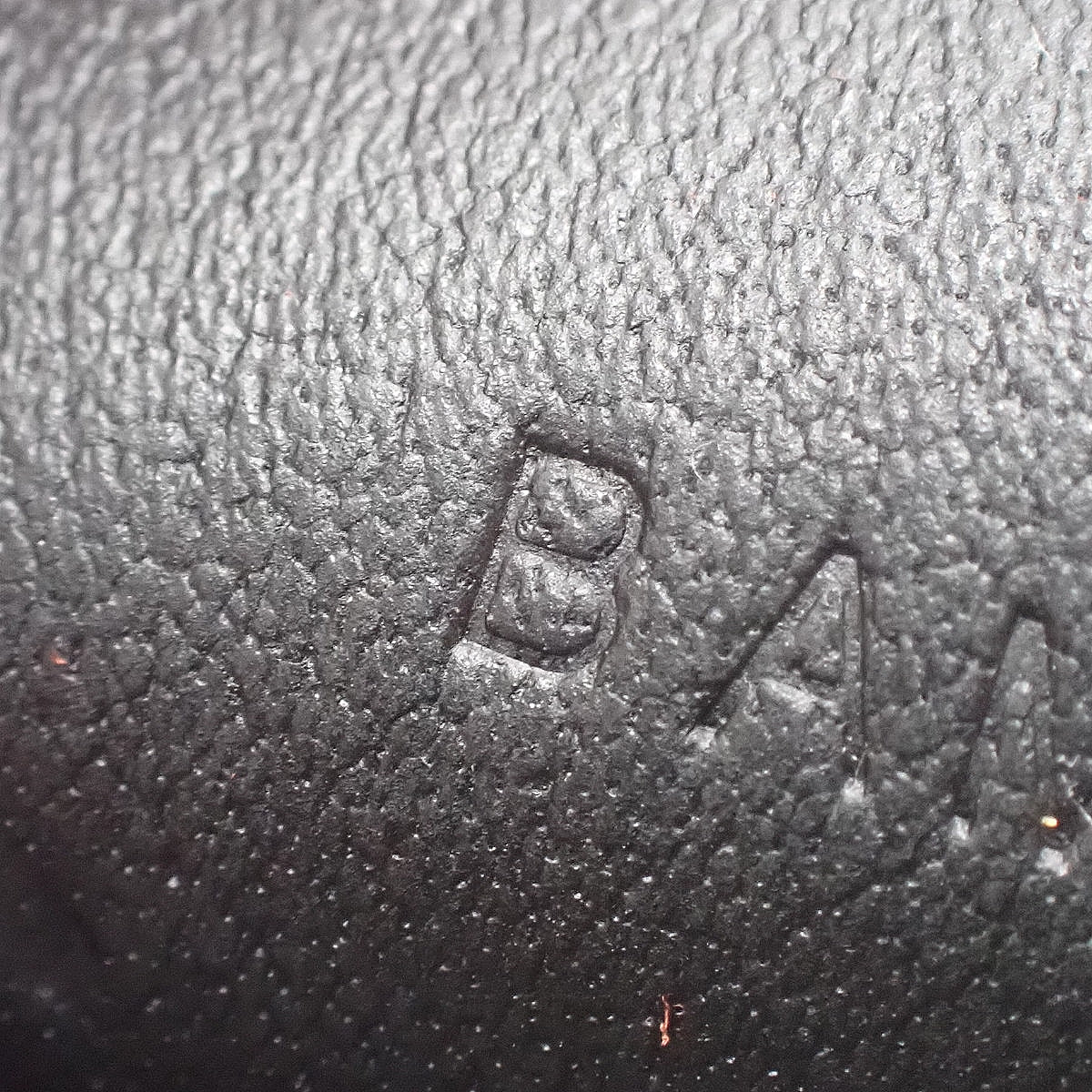 Rodeo Charm Pegasus PM Anjou Milo Vaux Swift Rouge Serie Rouge H Black B Stamp