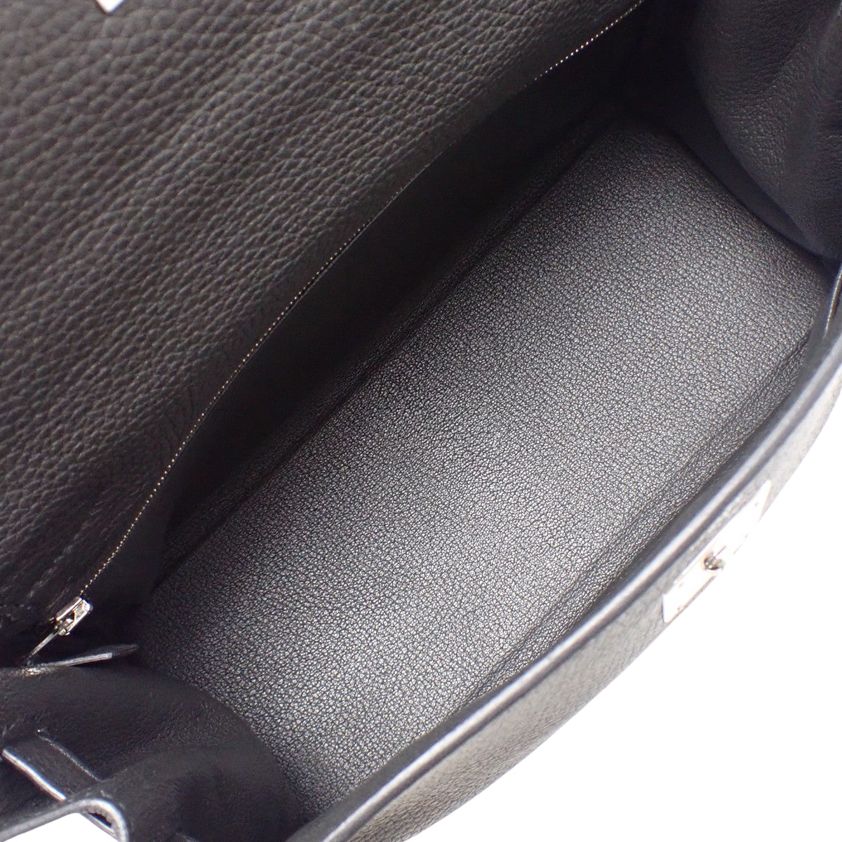 Kelly 28 (内缝) Taurillon Clemence 皮革 钯金件 Plomb色 银色金属件 X刻印