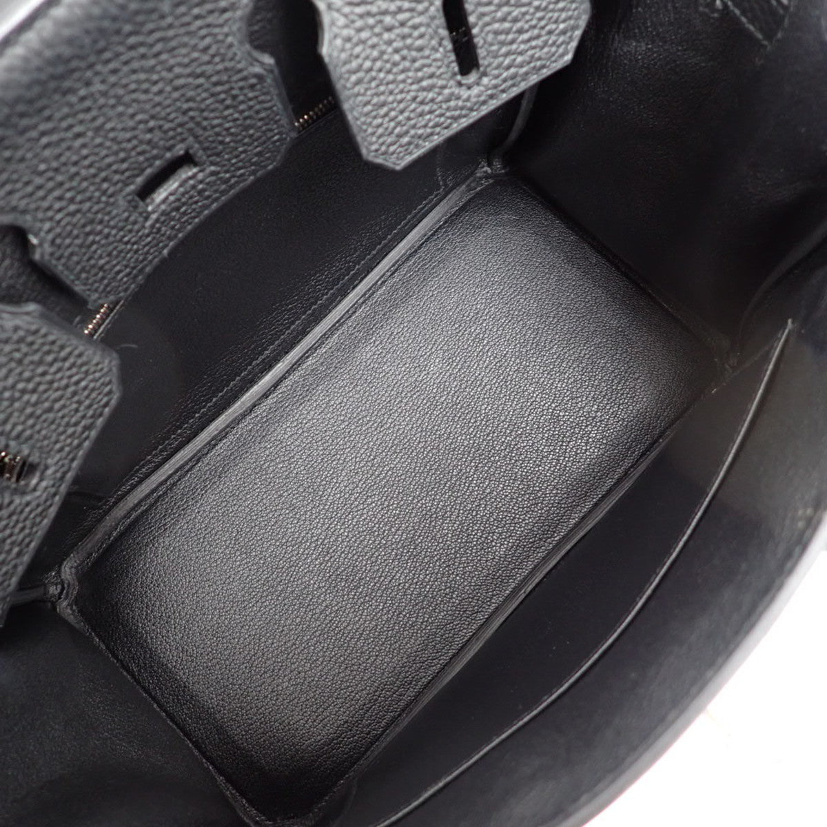 Birkin 25 Togo 黑色手提包,配银色五金件和 Y 字印记