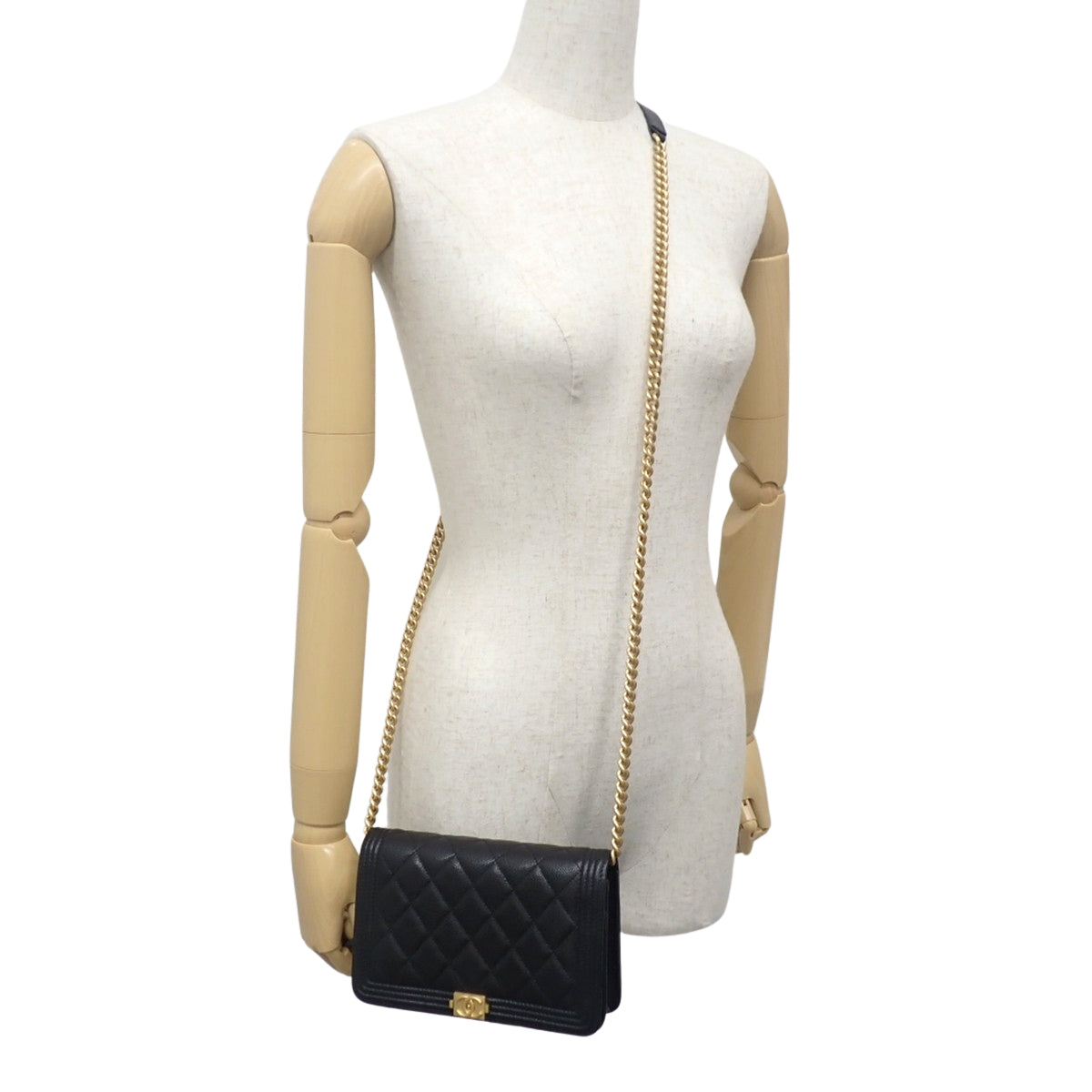 マトラッセ ボーイシャネル ココマーク チェーンウォレット キャビアスキン ブラック AP1117