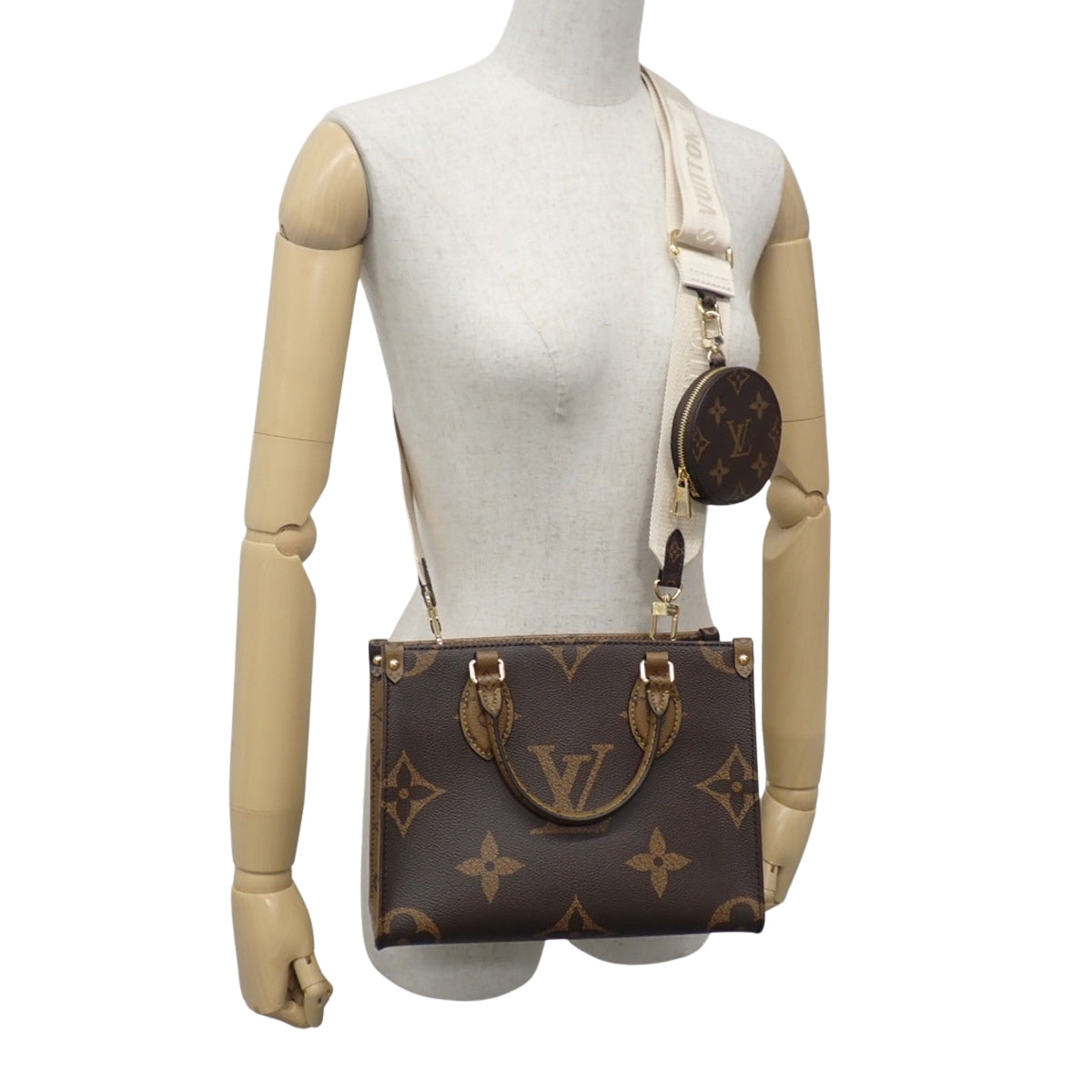 Monogram On the Go PM Monogram Canvas Monogram Reverse Canvas Brown M46373