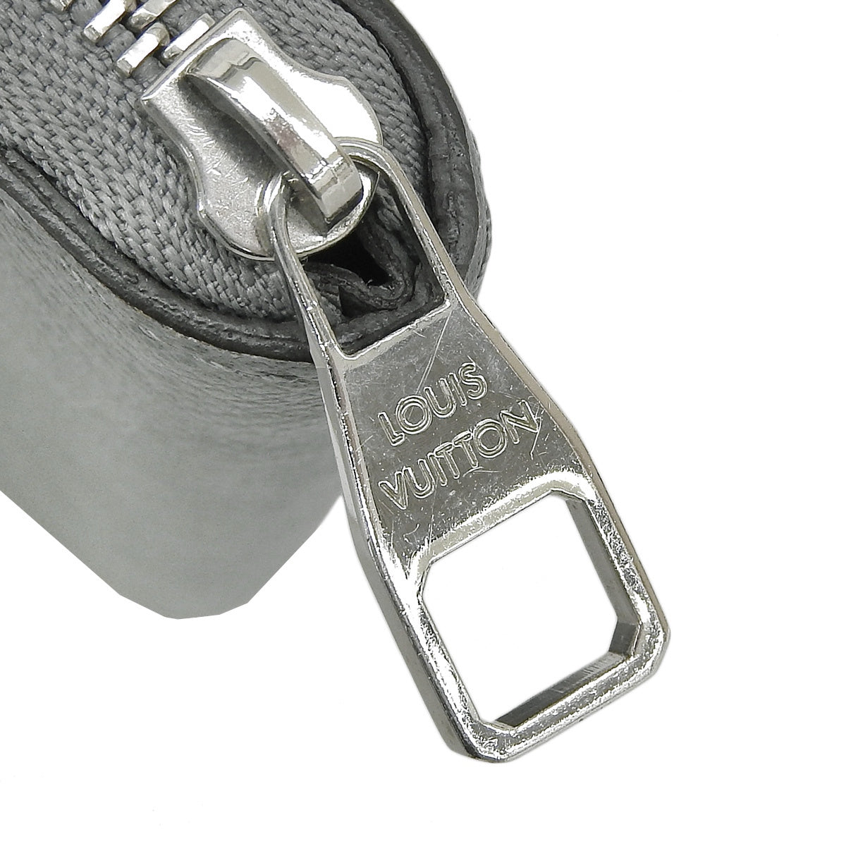 Taiga Zippy Coin Purse Glacier M32617