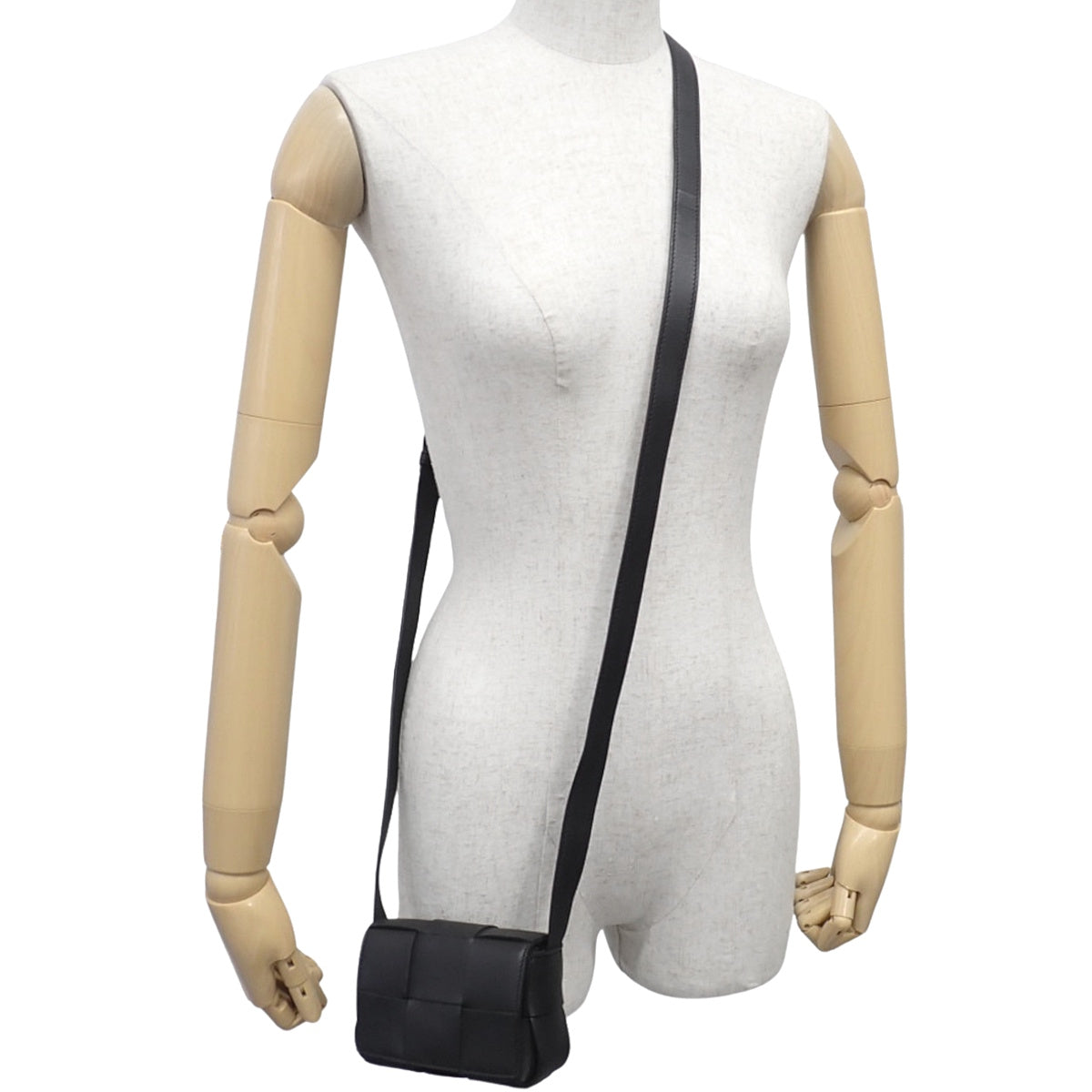 マキシイントレチャート CANDY キャンディー カセットミニ バッグ ラムスキン ブラック 666688VMAY18425