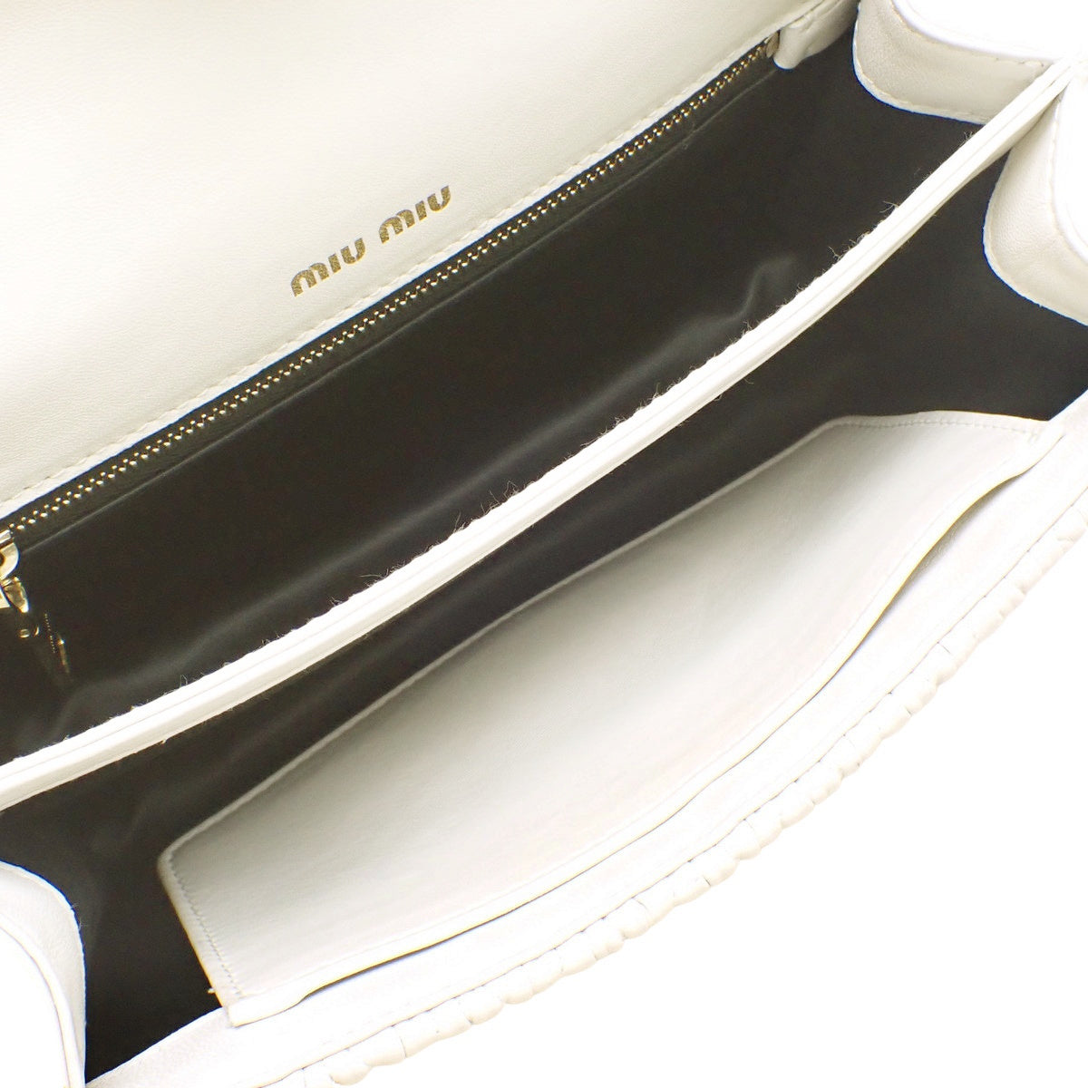 Matelasse Chain Shoulder Bag in Off-White Lambskin 5BD083
