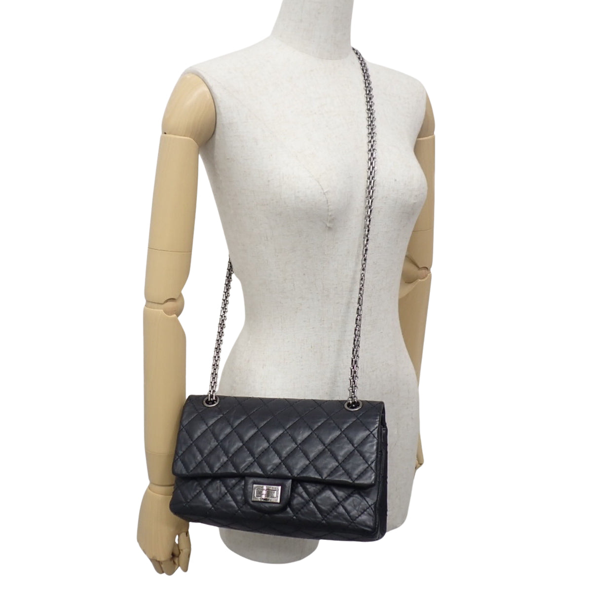 2.55 マトラッセ Wフラップ ショルダーバッグ ブラック エイジドカーフスキン A37587