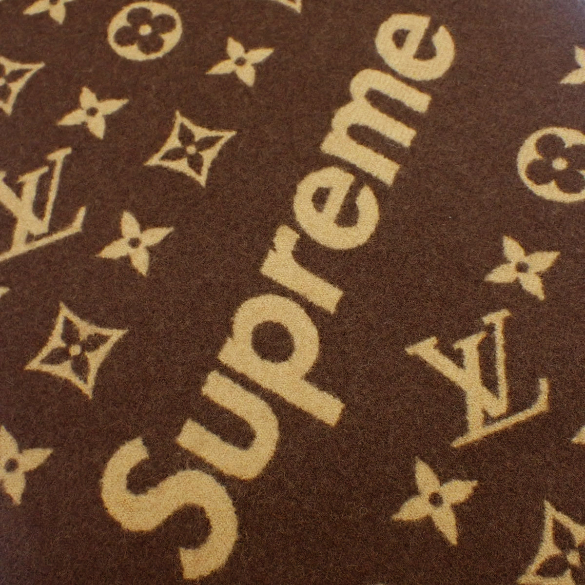 Monogram LV x Supreme collaboration wool and cashmere scarf MP1891