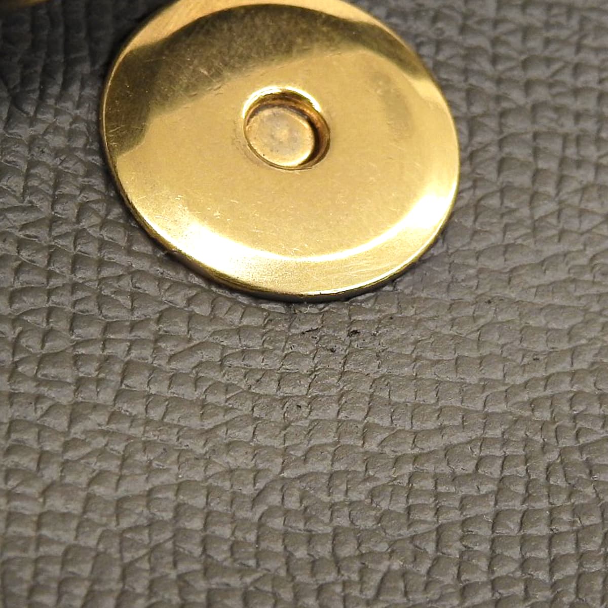 灰色粒面小牛皮 Nano 腰包