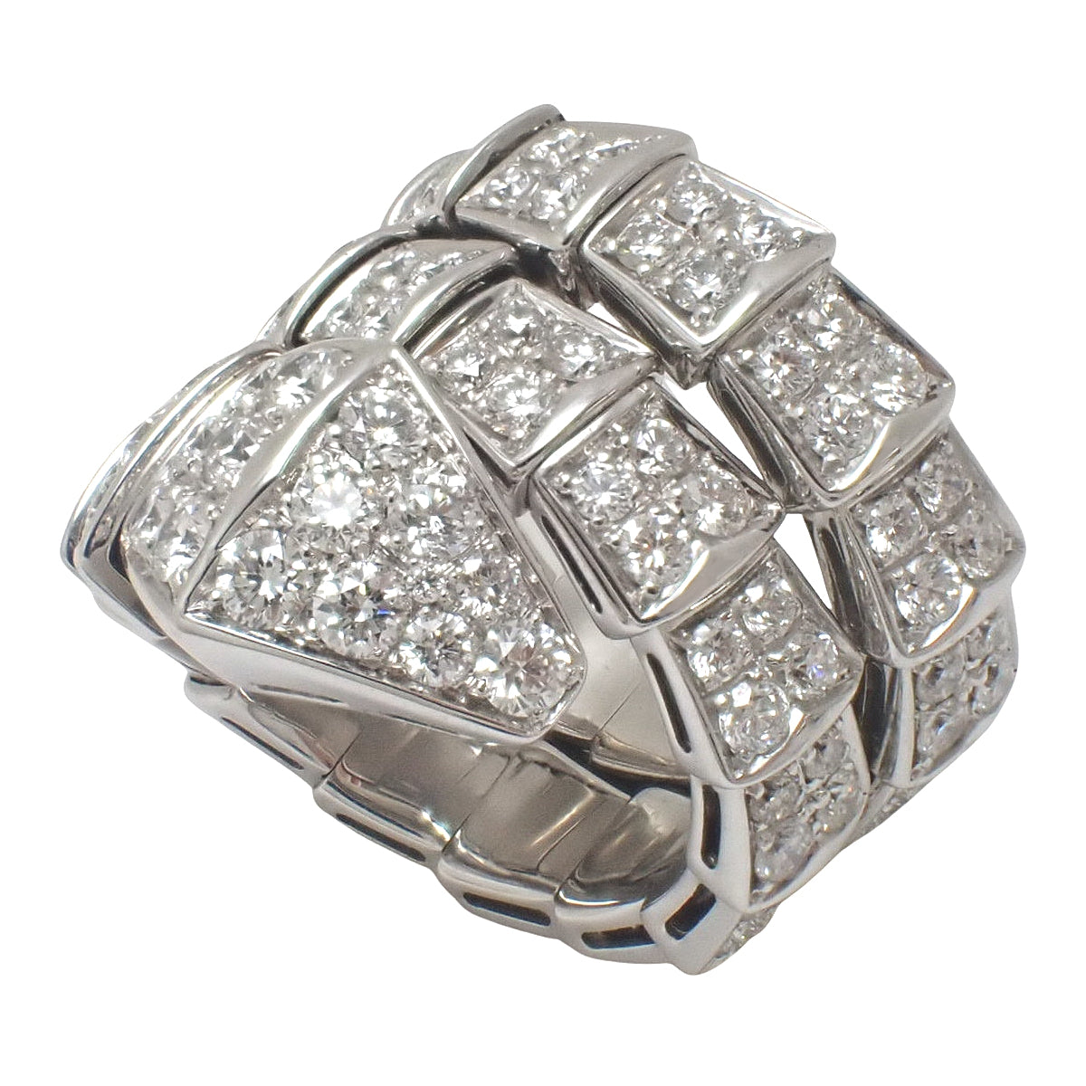 Serpenti Viper 戒指,钻石镶嵌,18K 白金,15.8克