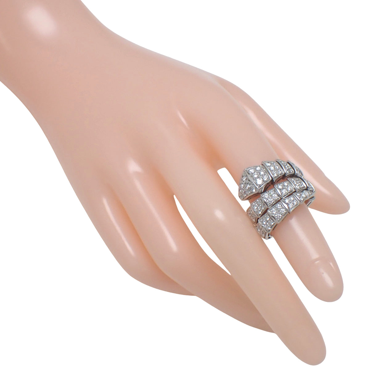 Serpenti Viper 戒指,钻石镶嵌,18K 白金,15.8克