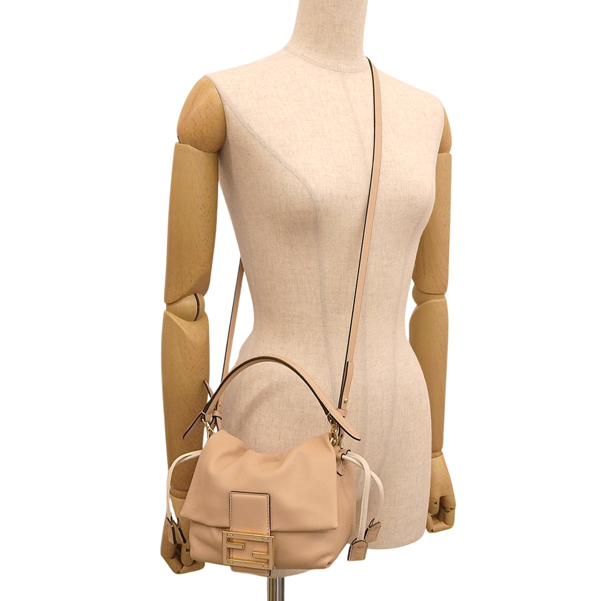 マンマバゲット スモール ナッパレザー ベージュ 8BS105ABVE