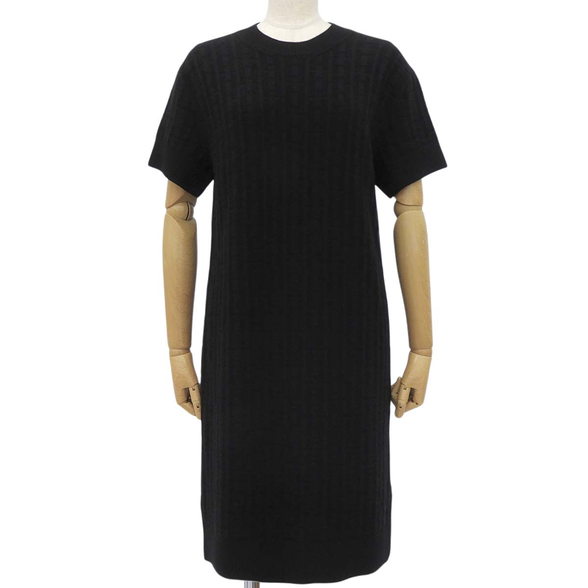 Knitted dress 36