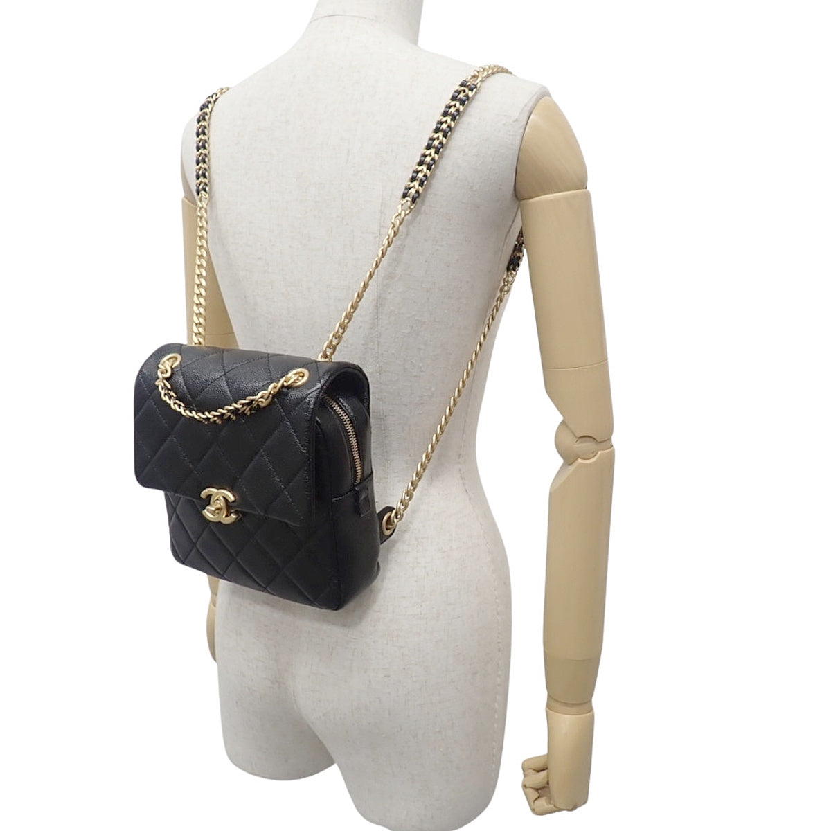 マトラッセ ココマーク チェーンリュック キャビアスキン ブラック