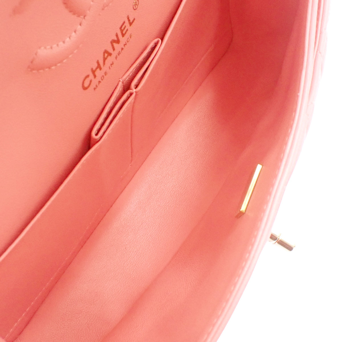 マトラッセ ココマーク ダブルフラップショルダーバッグ ラムスキン サーモンピンク