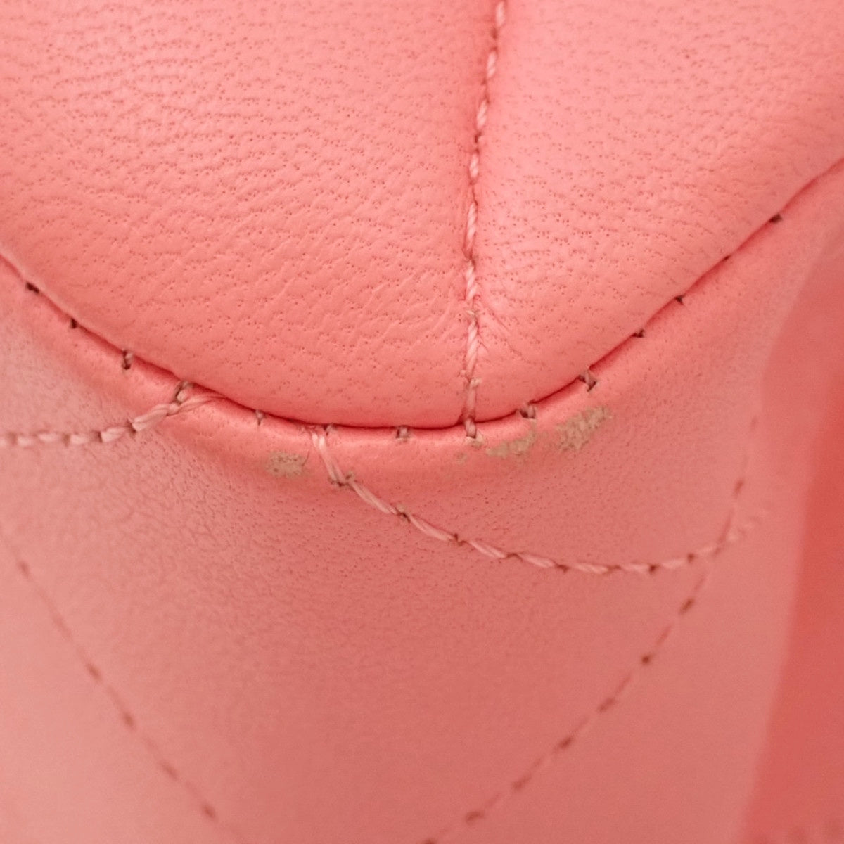 マトラッセ ココマーク ダブルフラップショルダーバッグ ラムスキン サーモンピンク