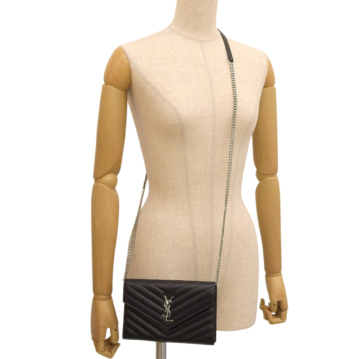 カサンドラ エンベロープ チェーンウォレット ブラック 857605BOW021000