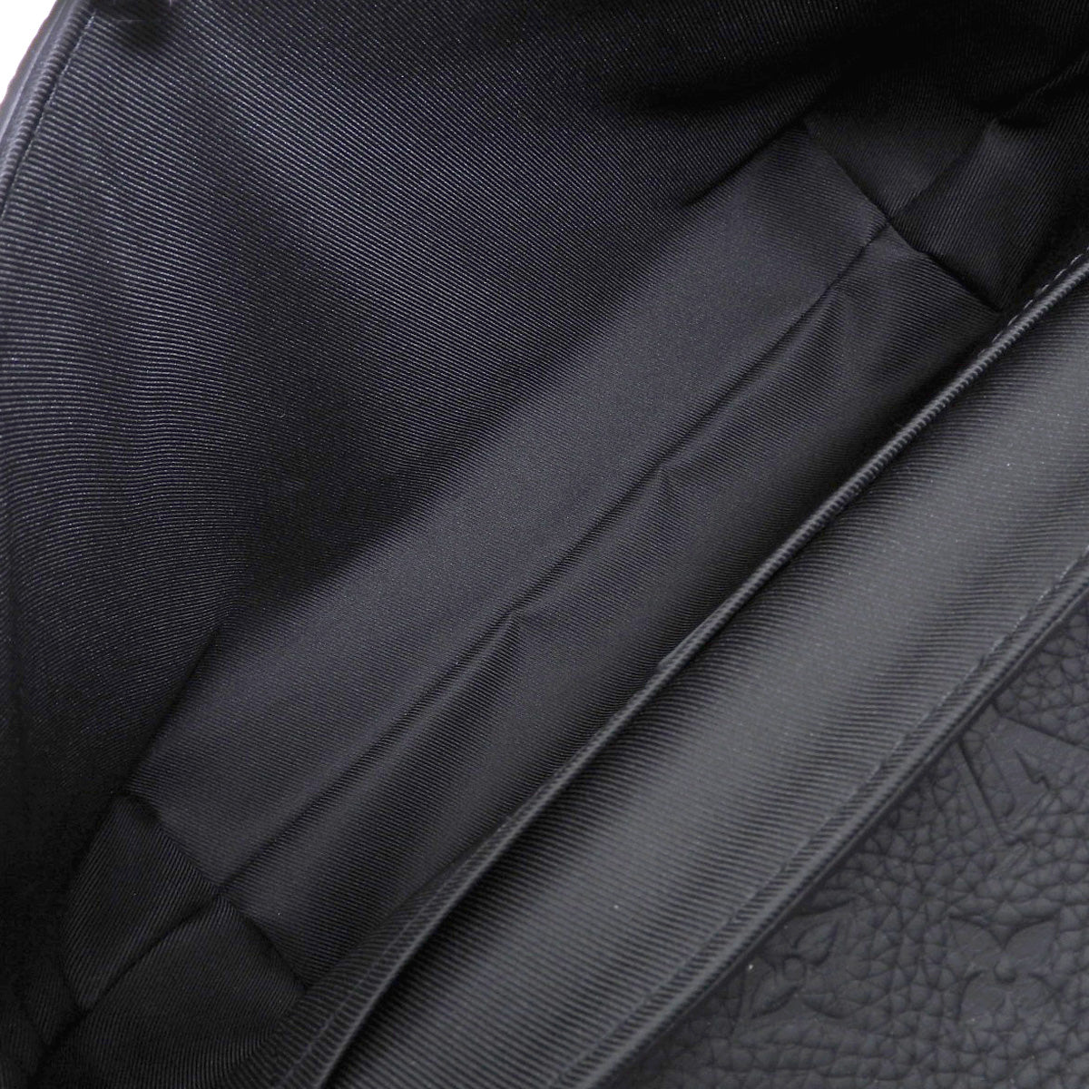 Monogram Taurillon S-Lock Messenger Black M23741