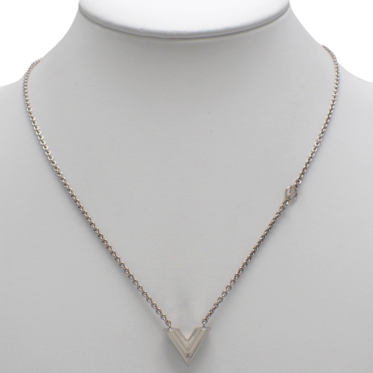 Metal Necklace - Essential V