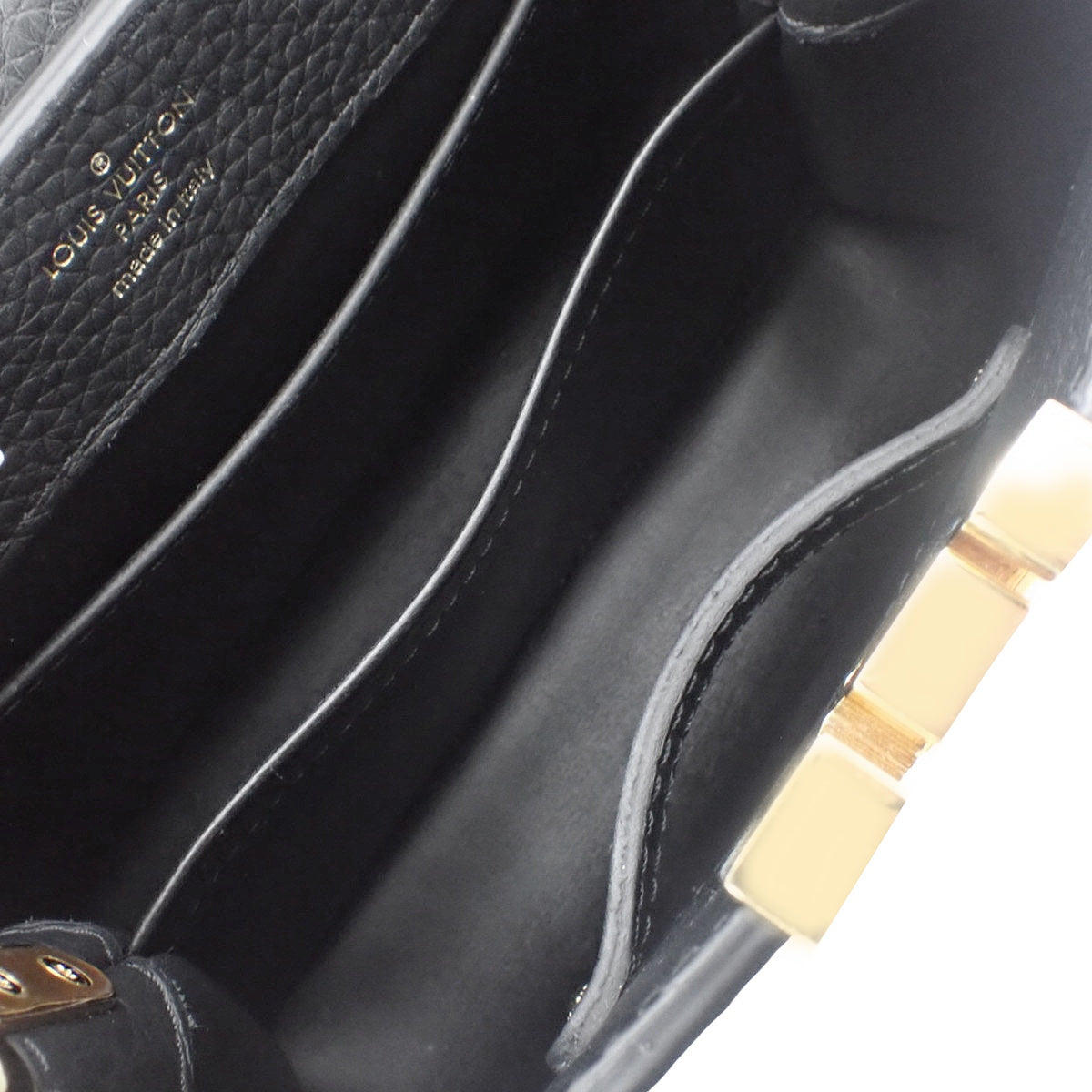 Capucines Mini Taurillon Leather Black M56071