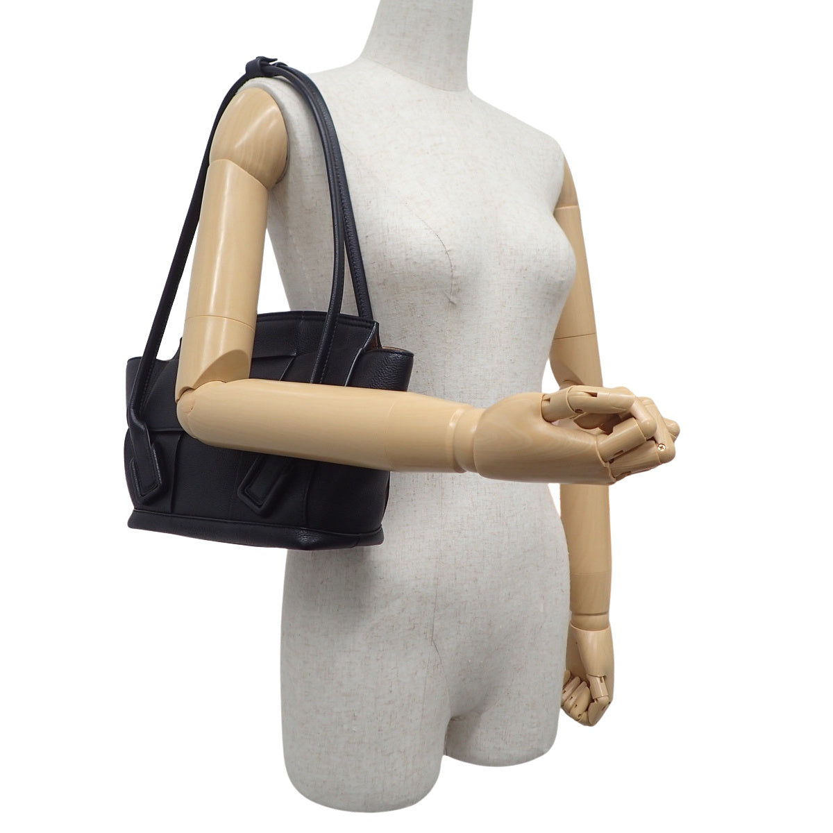 Maxi Intrecciato Mini The Arco Leather Black
