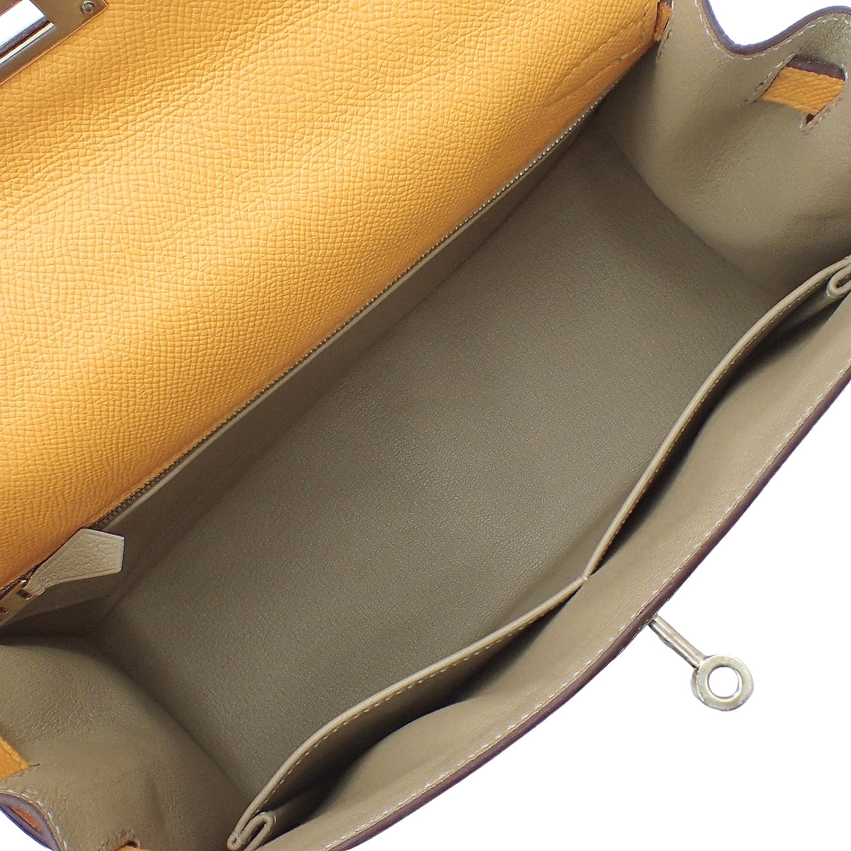 Kelly 28 (Sellier) Veau Epsom Jaune d'Or Tabac Camel Champagne Gold Hardware A Stamp