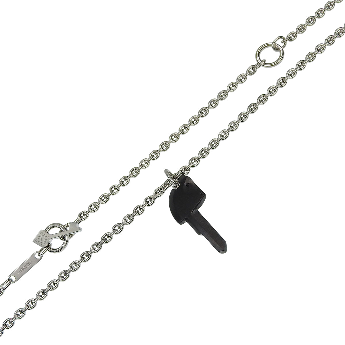 Crêpe Cheval Pendant, Metal