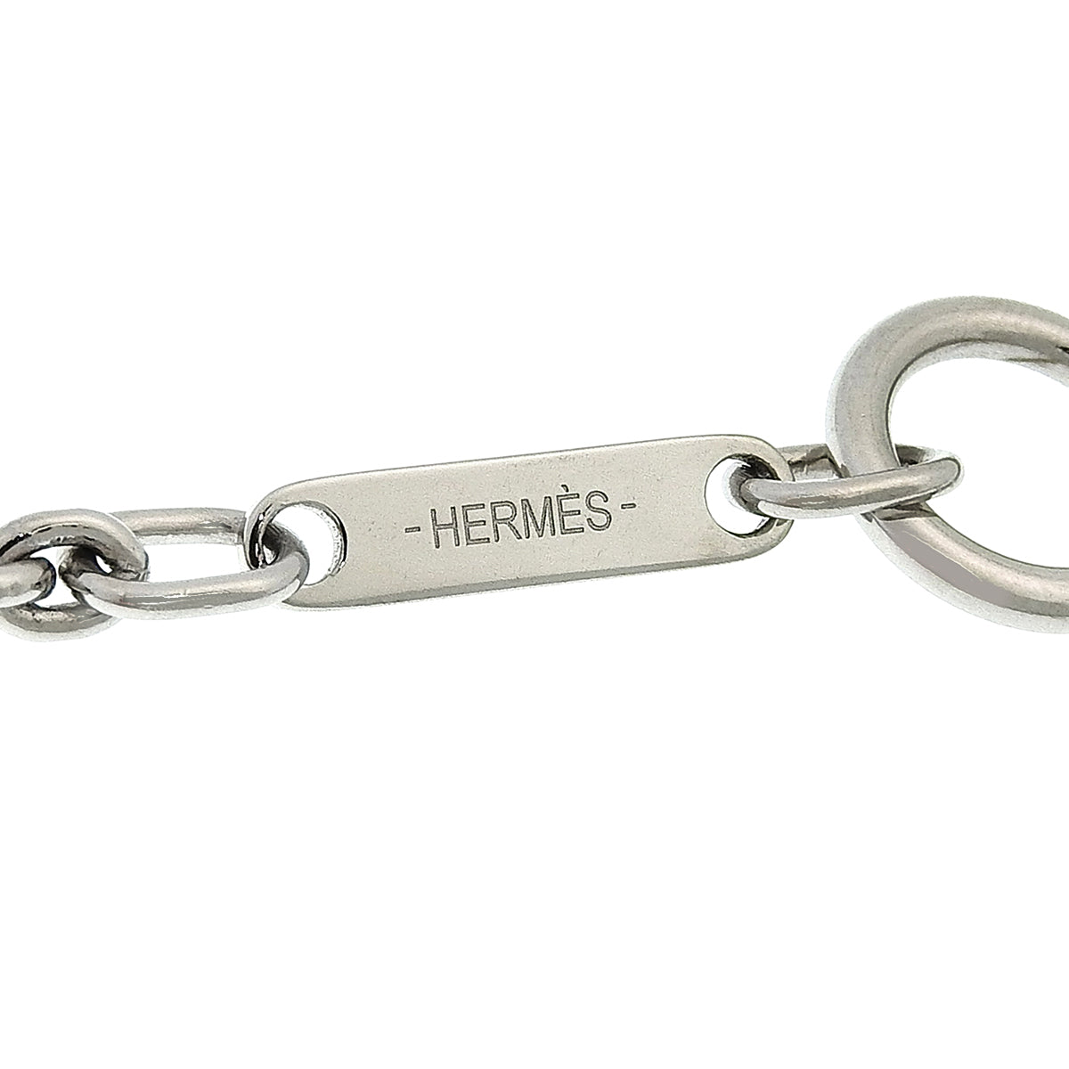 Crêpe Cheval Pendant, Metal