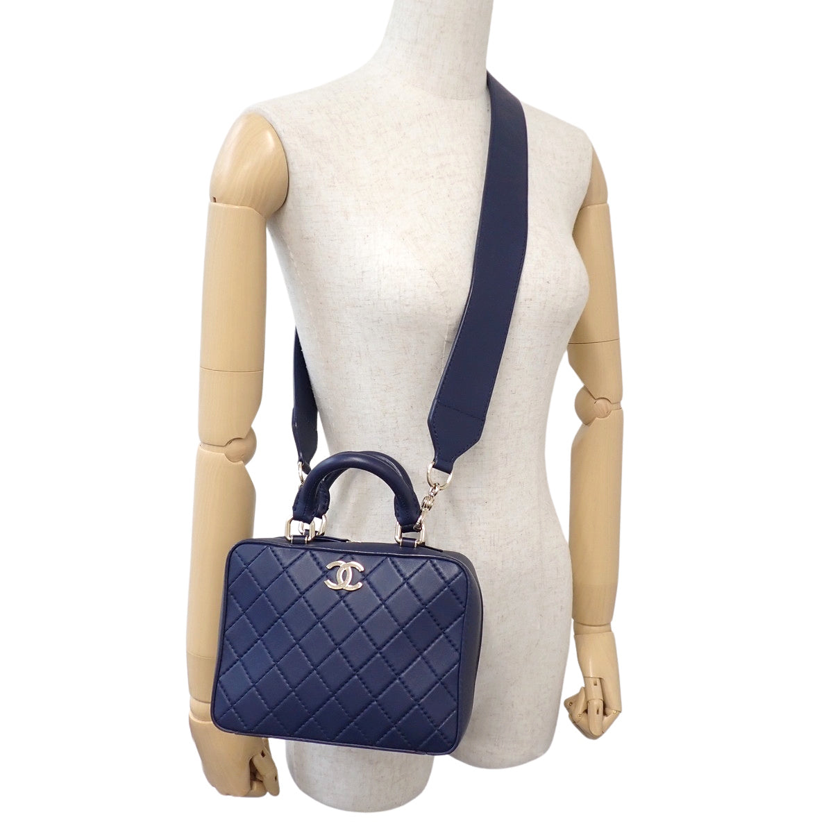 Matelassé Vanity Bag, Lambskin, Navy, AS1286