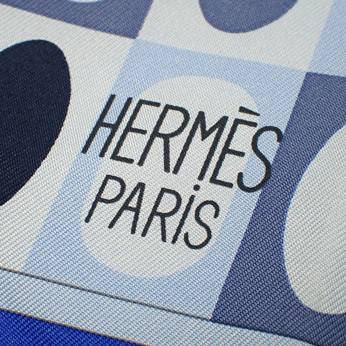 Les Ailes de la Soie シルクの翼 カレ90 シルク