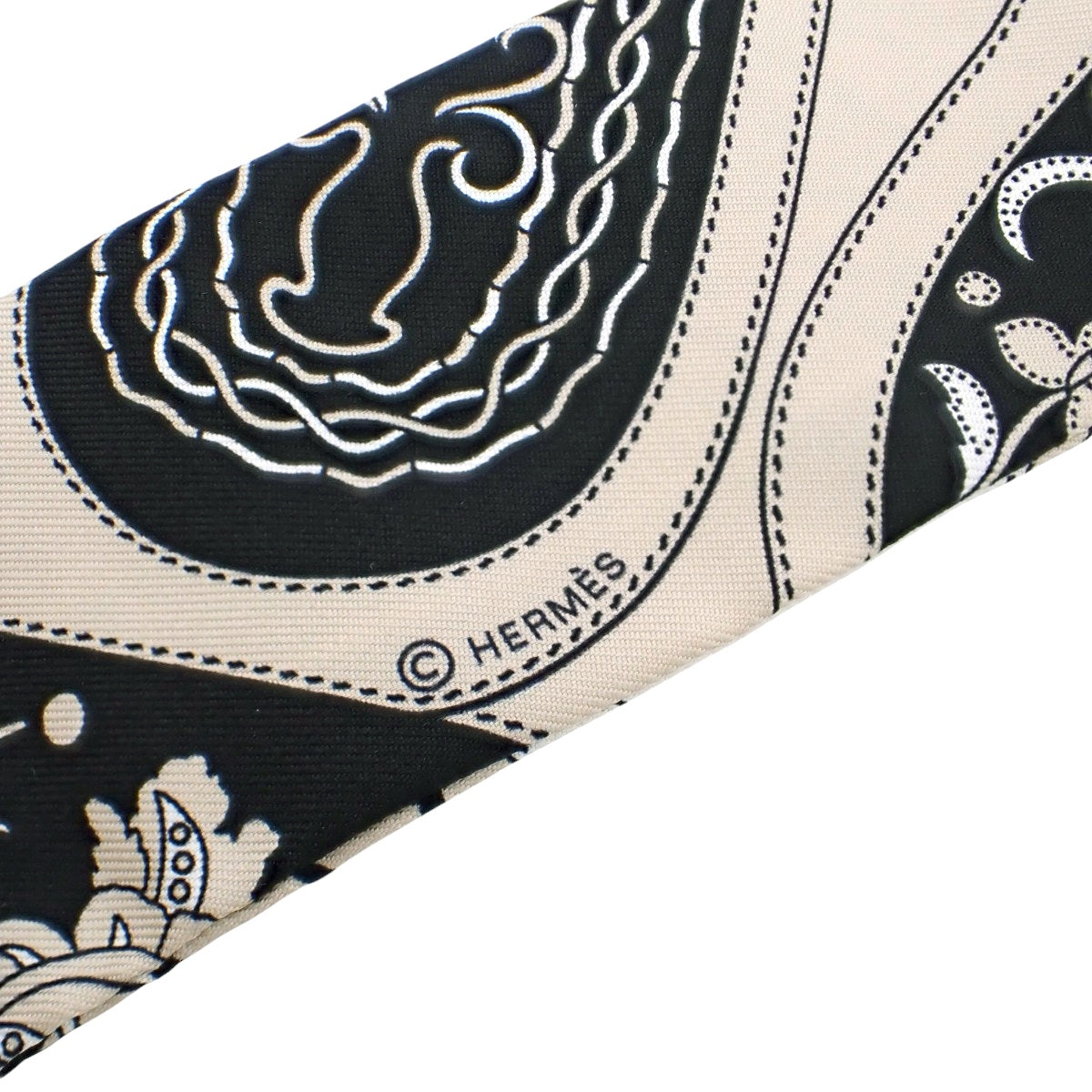 Festival des Amazones Bandana アマゾンの祭典・バンダナ ツイリー シルク グレージュ ノワール ブラン H064217S 04
