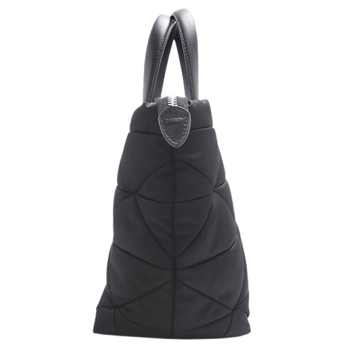 パデッドRe-Nylon トートバッグ 2way 肩掛け 斜め掛け ナイロン NERO ネロ 1BG373_RDJN_F0002_V_B9O(2024年3月現在現行品)