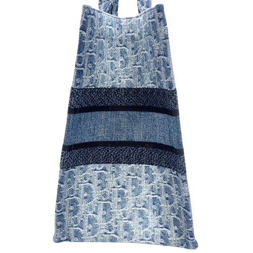 Book Tote ブックトート バッグ ミディアム 肩掛けかばん ハンドバッグ グラデーション デニム ディオール オブリーク ジャガード M1296ZEGC_M49E(2024年10月現在現行品)