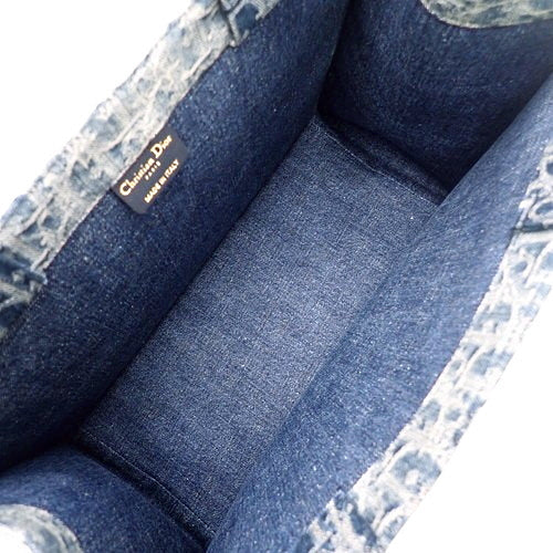 Book Tote Medium Denim Dior Oblique Jacquard Bag, Blue, M1296ZEGC_M49E (currently available as of October 2024). Shoulder bag, handbag, gradient.