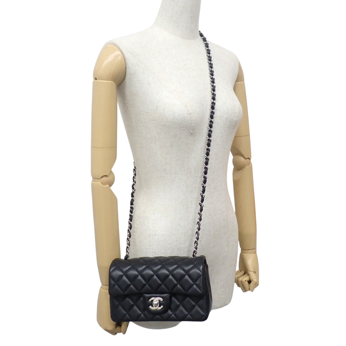 黑色羊皮绗缝迷你经典手提包 A69900