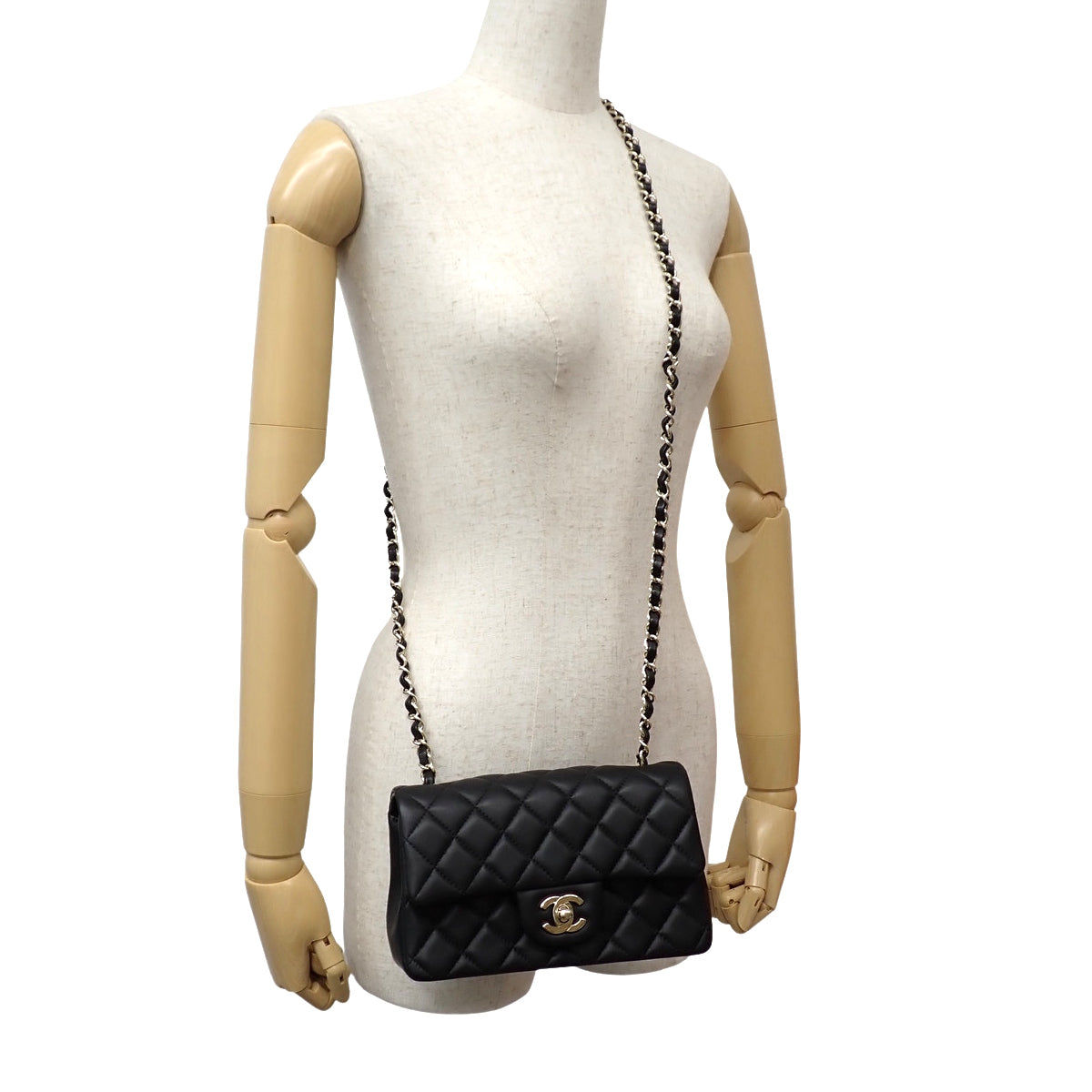 Matelassé Coco Mark Chain Shoulder Bag Black