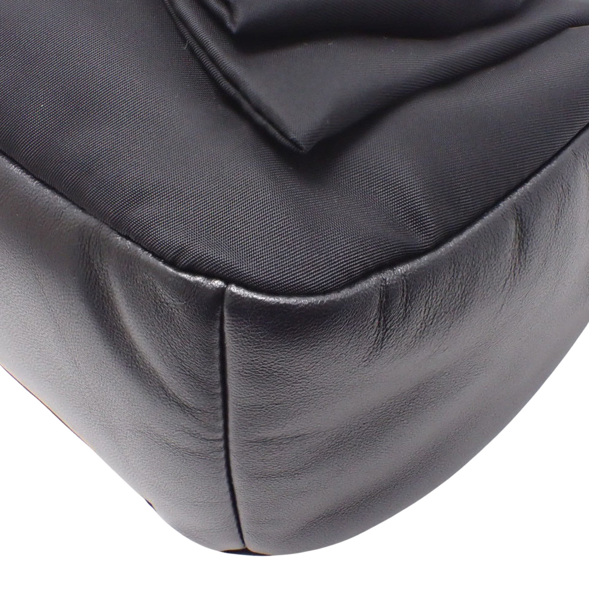 Re-Nylon × ナッパレザーレザー リボン ミニバッグ ブラック 1BC241