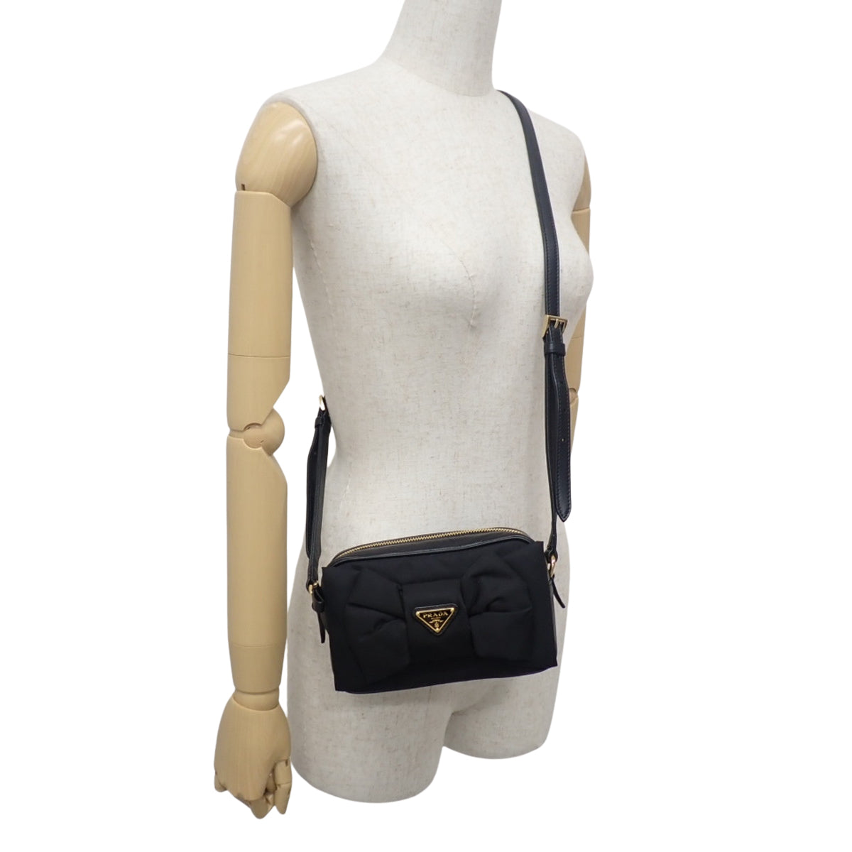 Ribbon shoulder bag, nylon and leather, black, 1BH166