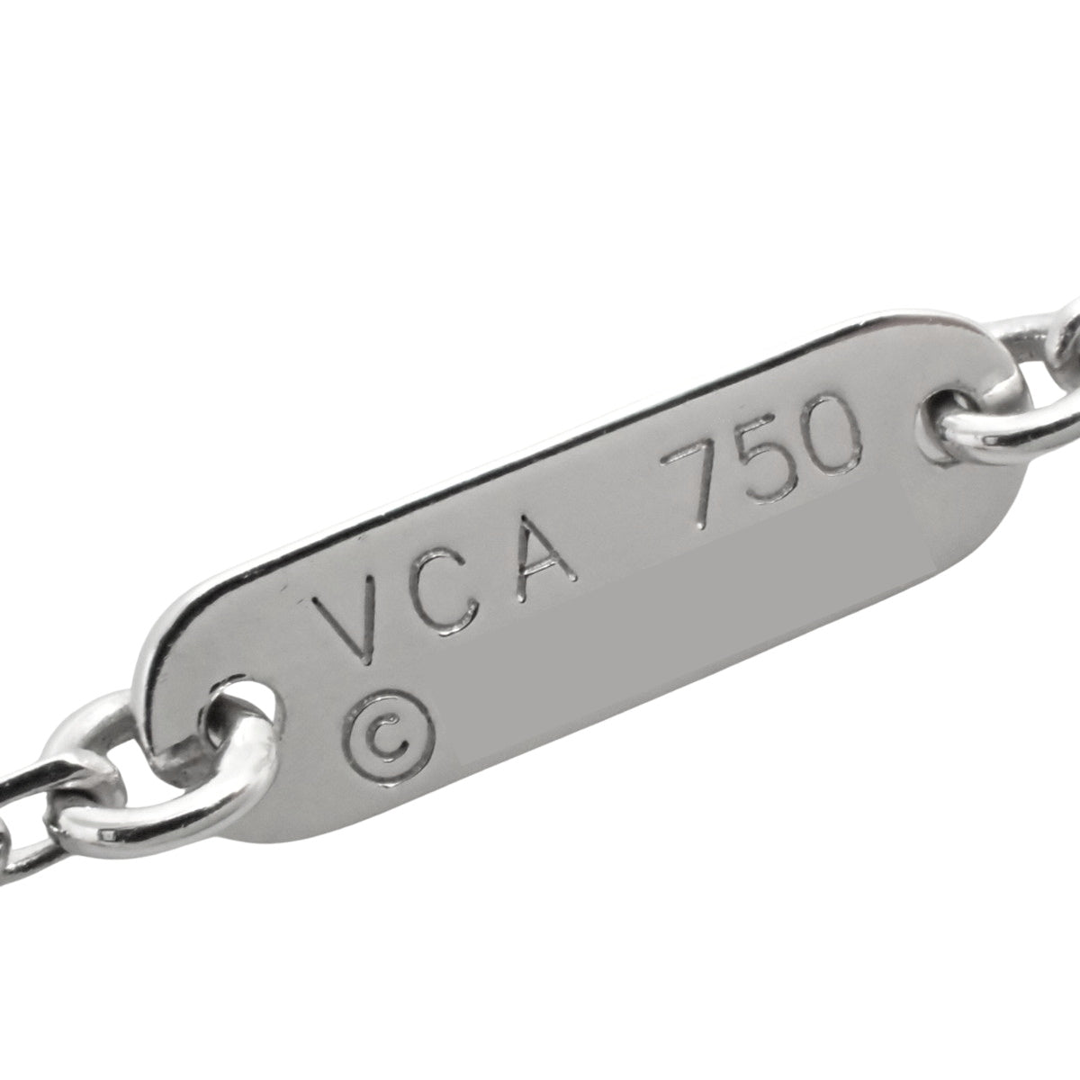 复古阿尔罕布拉吊坠,18K 白金镶钻,以及带有三叶草图案和钻石的白金镶钻。