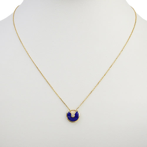 Amulet de Cartier 项链,18K 黄金镶嵌钻石和青金石。
