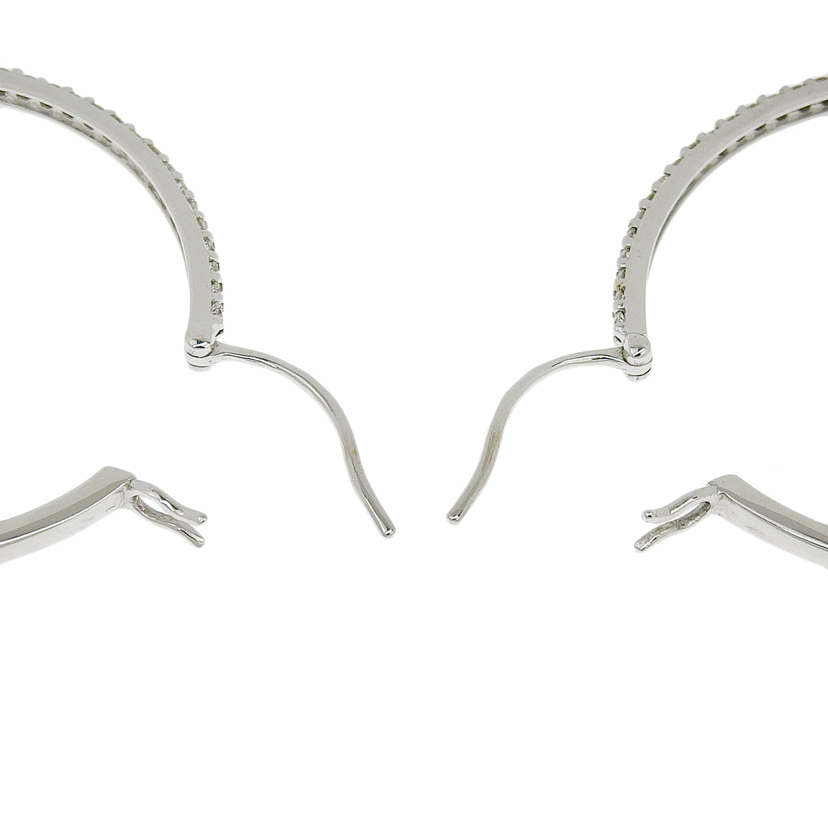 Diamond hoop earrings in 18K white gold