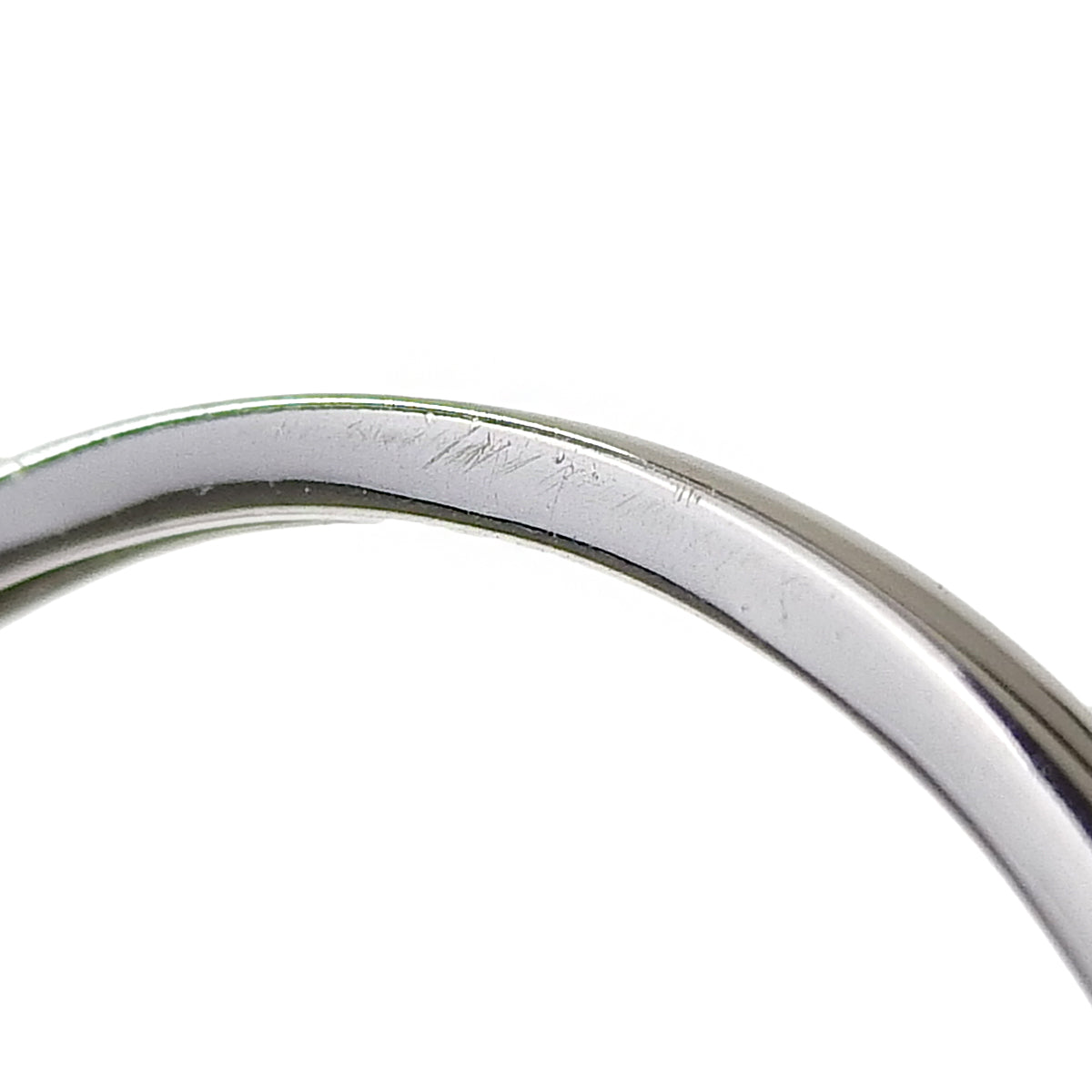 Diamond hoop earrings in 18K white gold