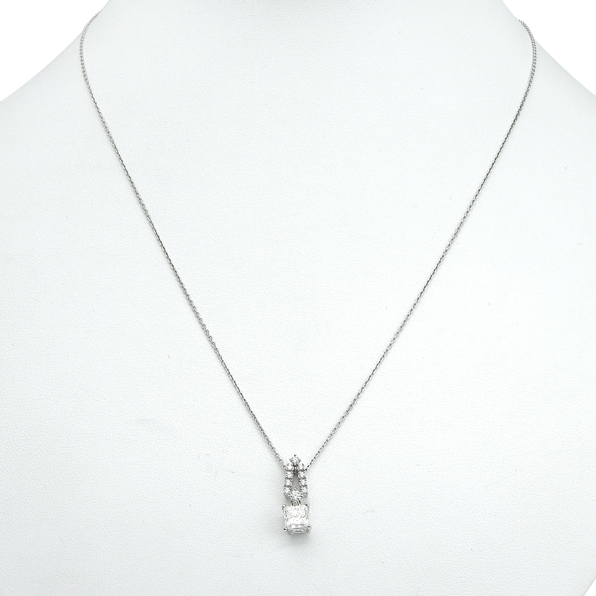方形钻石项链,钻石直径0.85/0.13克拉,18K白金,重3.5克