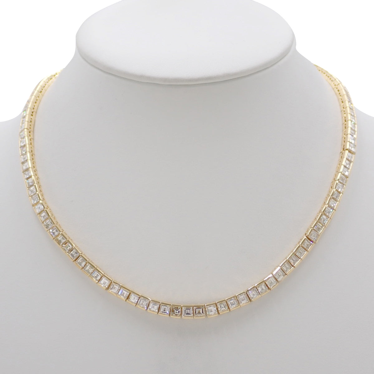 Diamond Tennis Necklace, 3.033 carats, 18K Yellow Gold