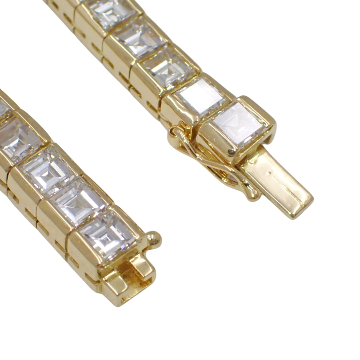 Diamond Tennis Necklace, 3.033 carats, 18K Yellow Gold