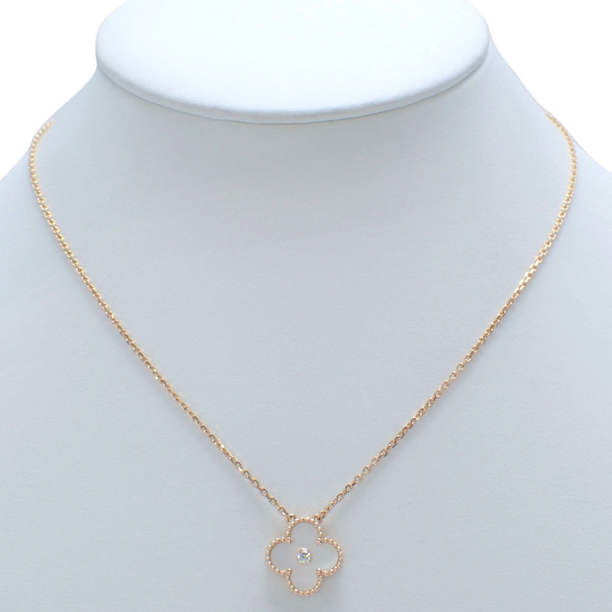 Vintage Alhambra pendant with mother-of-pearl and diamonds in 18K pink gold (PG) - 2012 Holiday Limited Edition